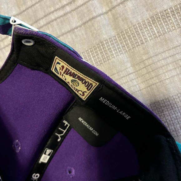 New Era New York Knicks Adjustable Hat - Picture 7 of 7